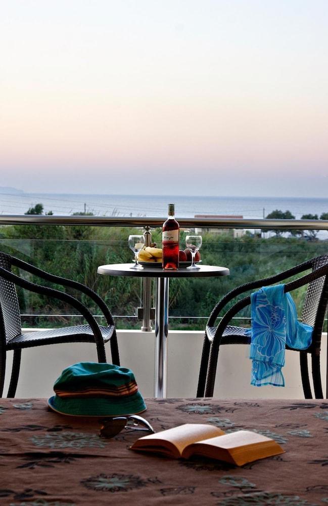 Hotel de apartamente Theros