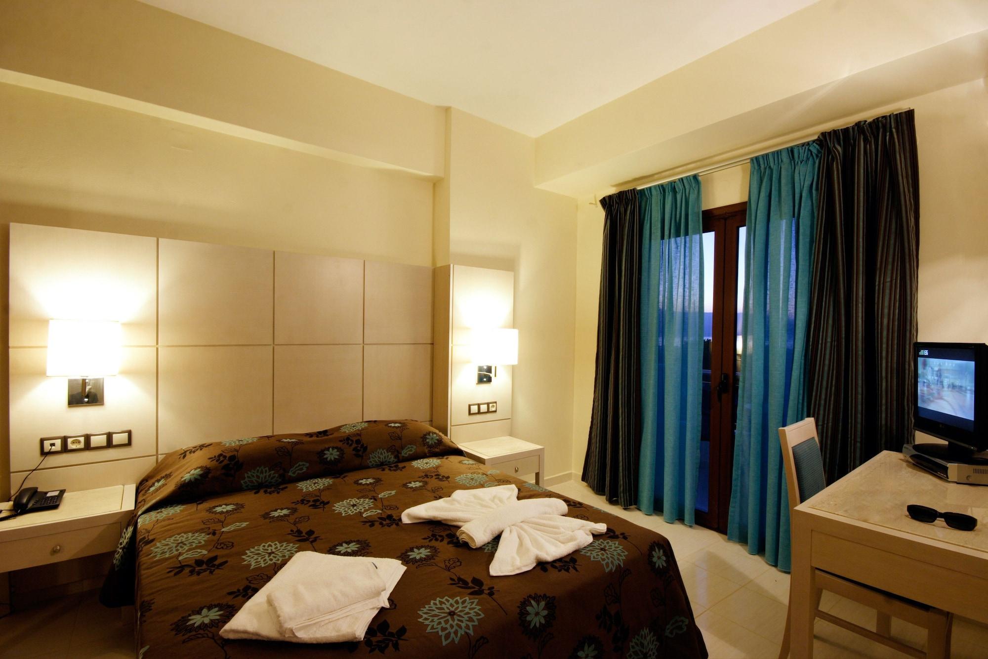 Theros Aparthotel Tavronitis (Crete)