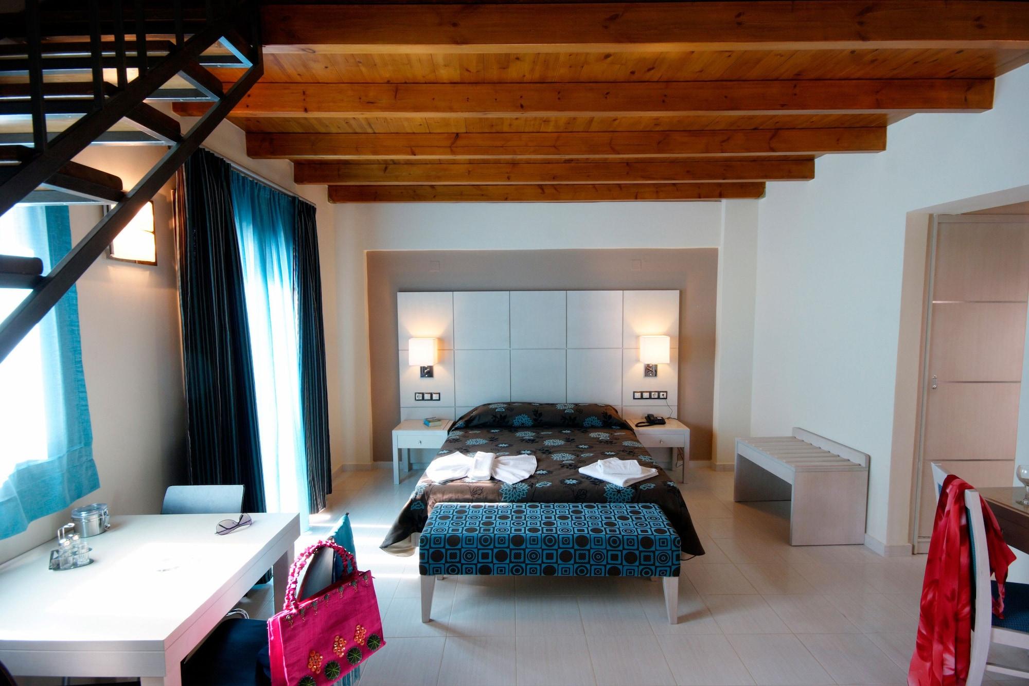 Theros Aparthotel