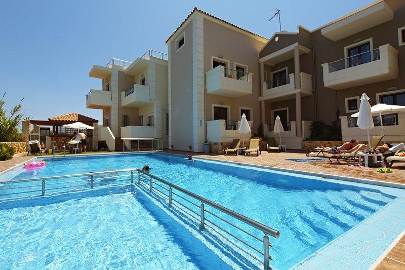 Theros Aparthotel 3*