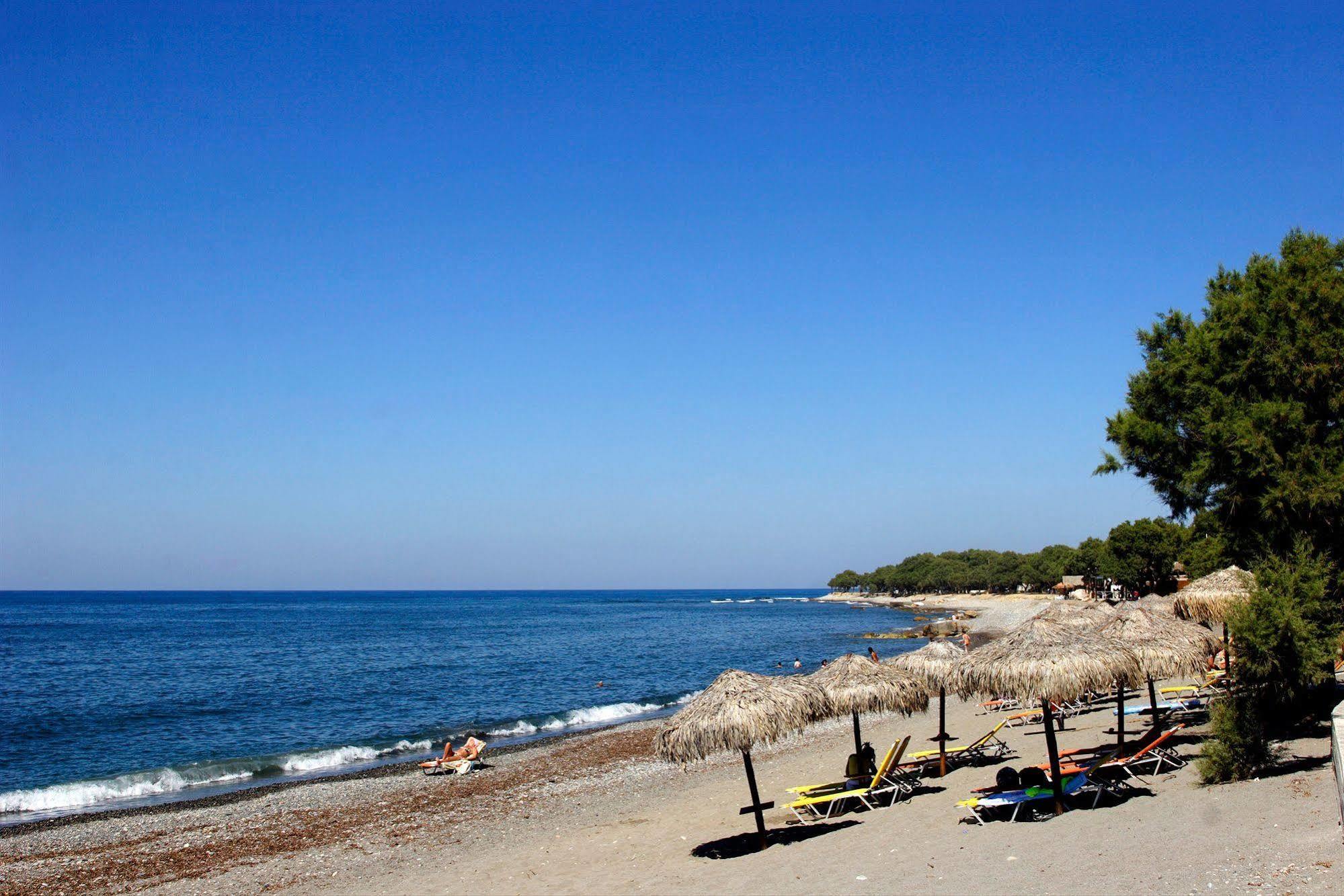 Theros Aparthotel