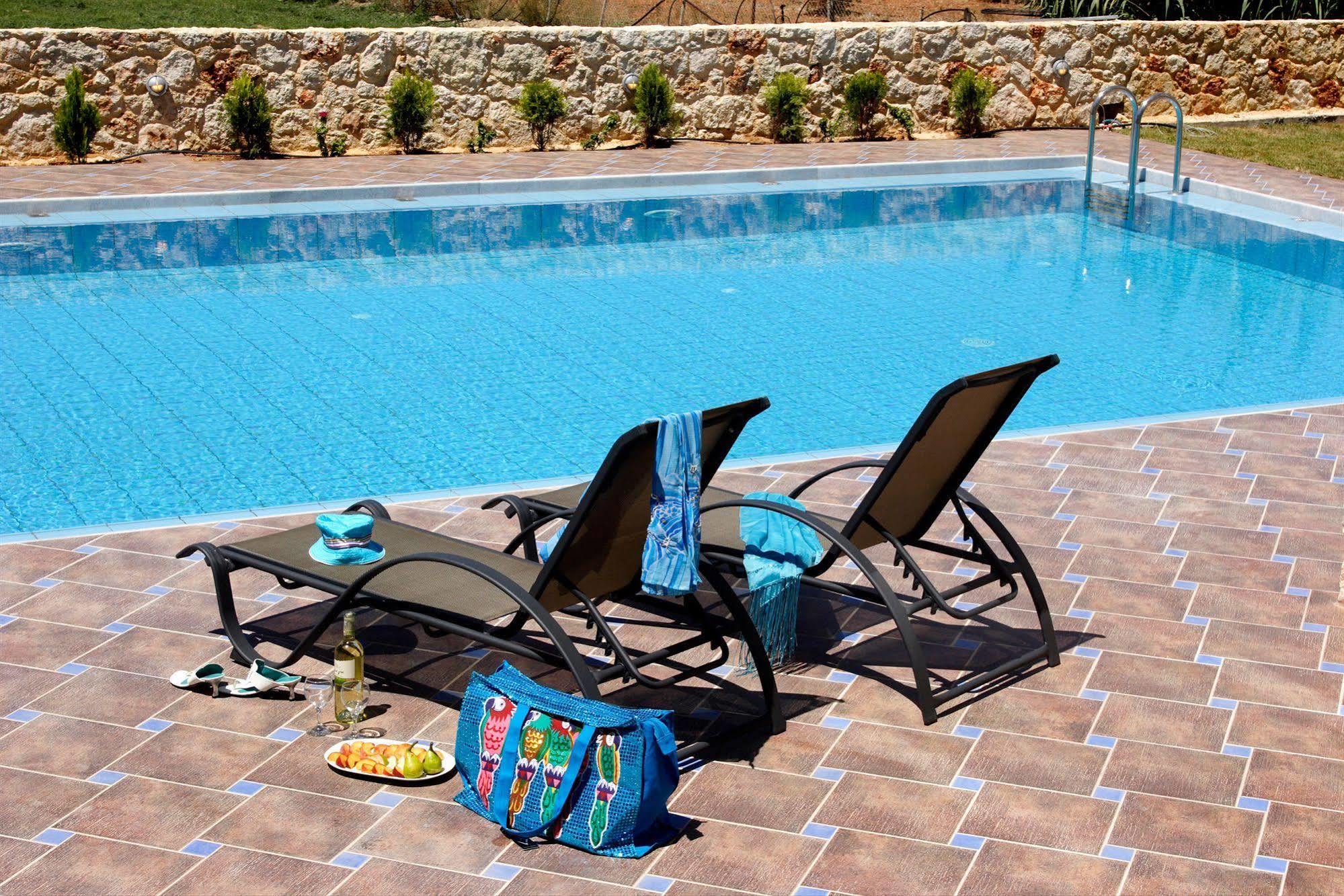 Aparthotel Theros Tavronitis (Crete)